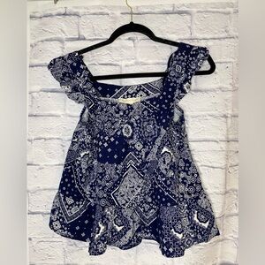 NWT Women’s Blue & White Flowy Tiered Sleeveless Top Size S